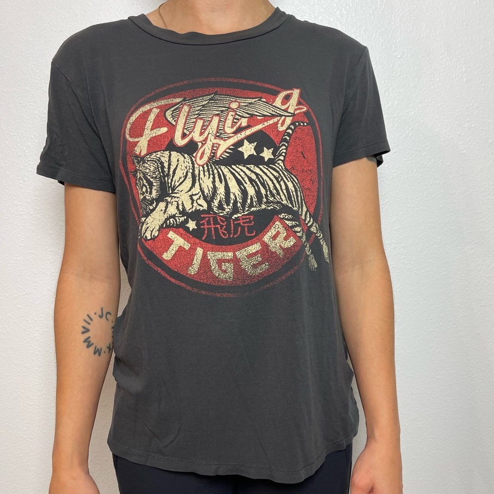 XS Lightweight Graphic Tee